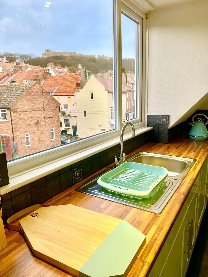 Lighthouse View, One Min From Harbour & Beach Appartement Scarborough Buitenkant foto