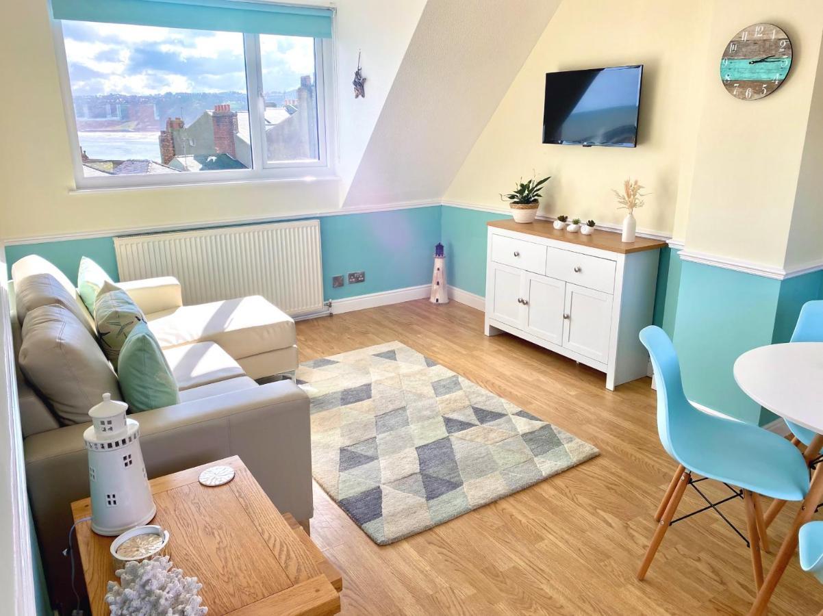 Lighthouse View, One Min From Harbour & Beach Appartement Scarborough Buitenkant foto