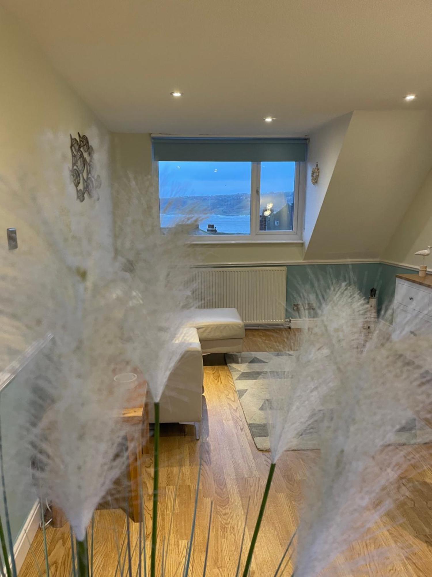 Lighthouse View, One Min From Harbour & Beach Appartement Scarborough Buitenkant foto